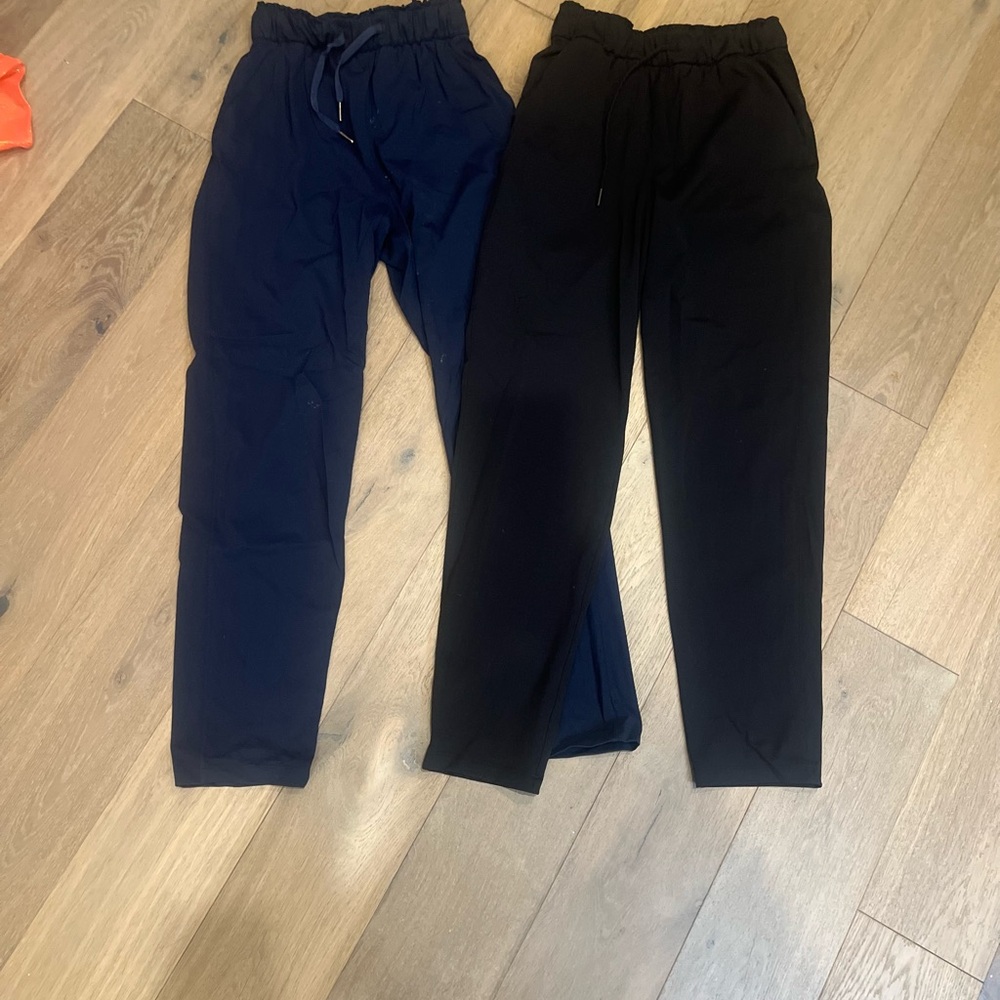 lululemon athletica TWO PACK keep moving pants in Navy & Black Size 2